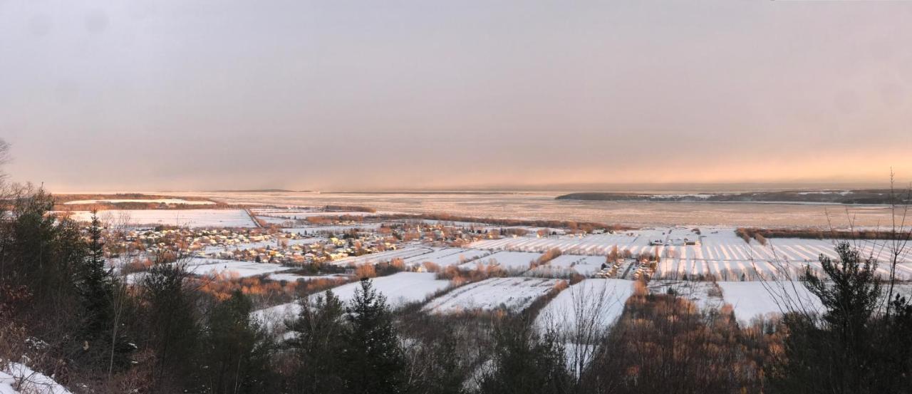 Les Chalets Sur Le Cap Saint Joachim Bagian luar foto