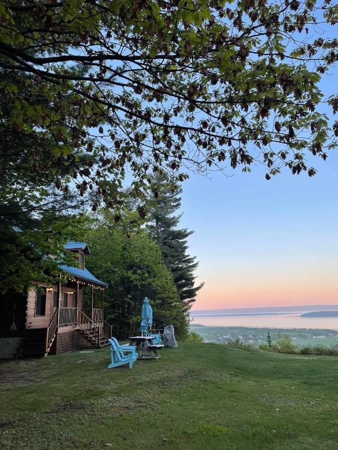 Les Chalets Sur Le Cap Saint Joachim Bagian luar foto