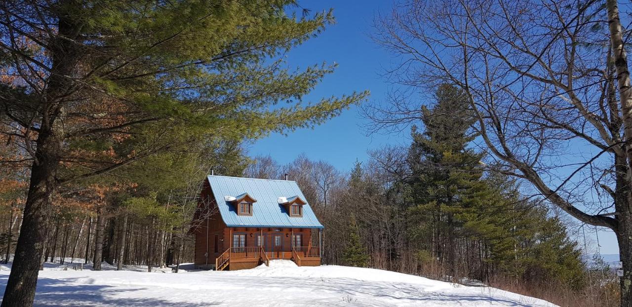 Les Chalets Sur Le Cap Saint Joachim Bagian luar foto